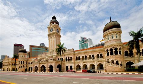  Sultan Abdul Samad Building: สถาปัตยกรรมมหึมาในกรุงกัวลาลัมเปอร์!