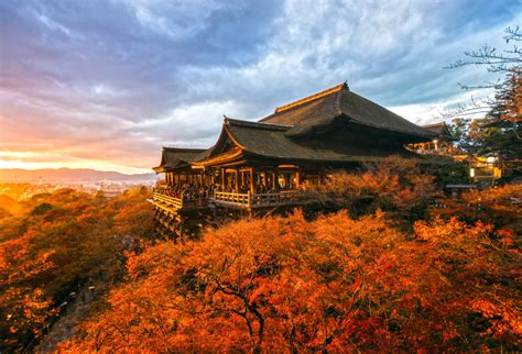  Kiyomizu-dera Temple: สัมผัสความงดงามเหนือจินตนาการบนเนินเขาอันศักดิ์สิทธิ์