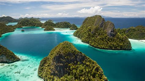  Raja Ampat: เกาะแก่งมหัศจรรย์ สุดยอด胜地ของนักดำน้ำ